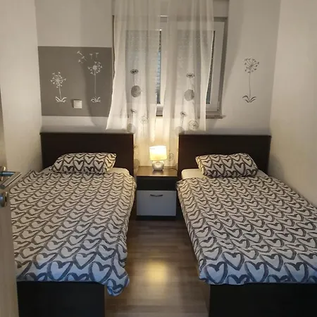 Lavender Apartment *